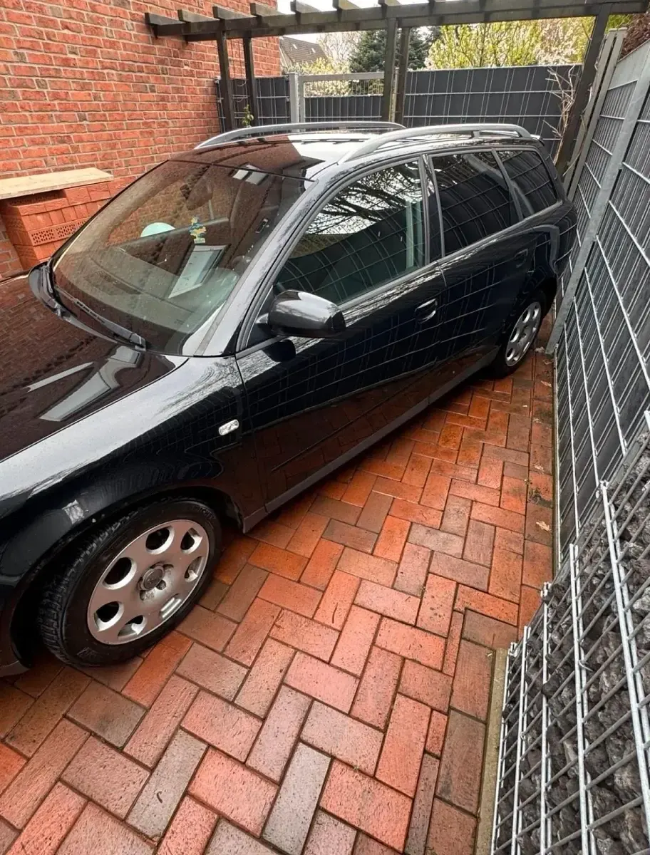 Gebraucht Audi A4 131 PS (96 kW) 2002 Schwarz Kombi