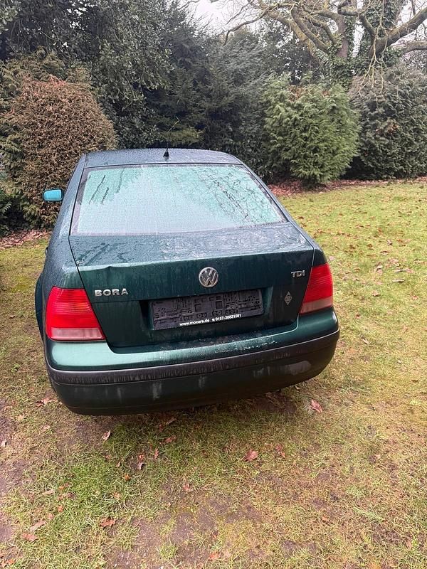 Second-hand VW Bora 90 CP (66 kW) 2002 Verde Berlinǎ