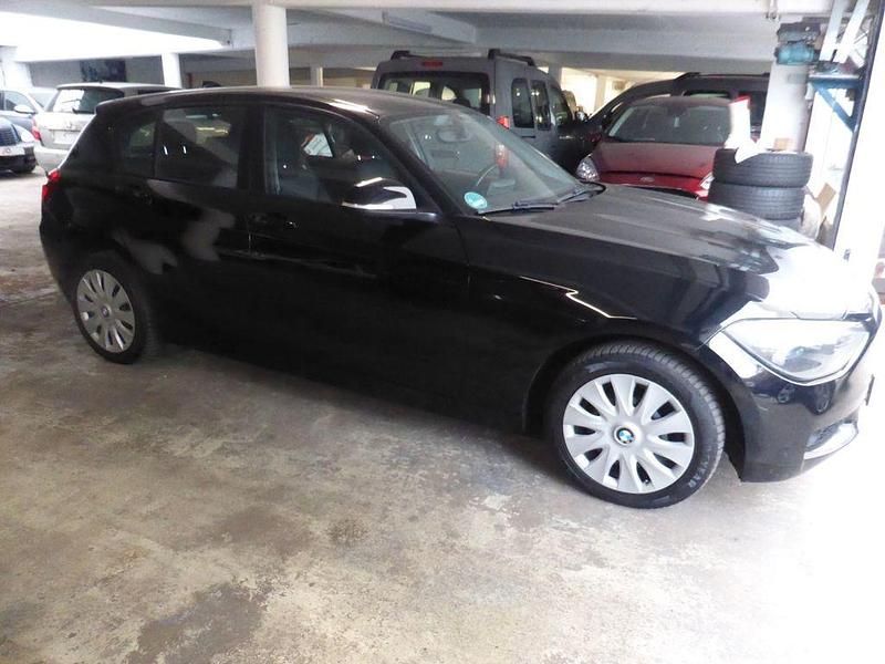 Gebraucht BMW 116 Advantage 116 PS (85 kW) 2014 Schwarz Kleinwagen