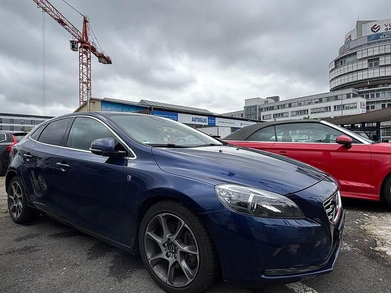 Gebraucht Volvo V40 Ocean Race 150 PS (110 kW) 2015 Limousine