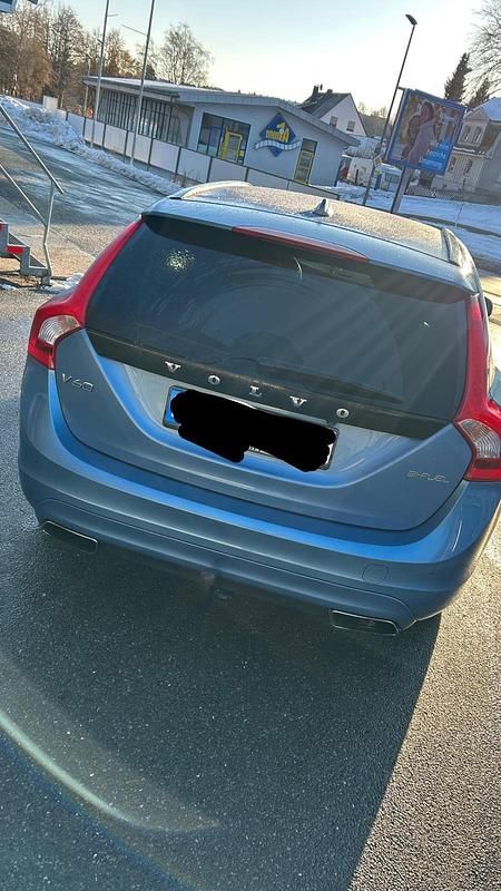 Gebraucht Volvo V60 244 PS (179 kW) 2016 Blau Kombi