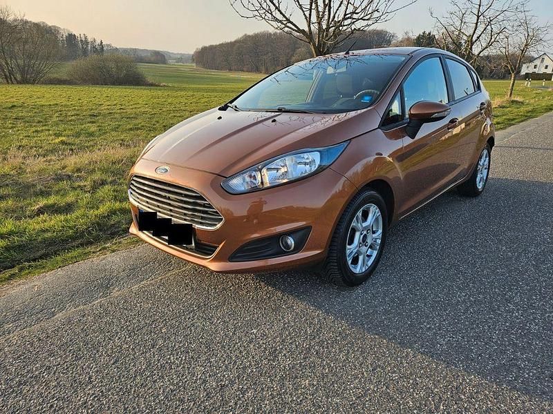 Gebraucht Ford Fiesta 101 PS (74 kW) 2013 Orange Kleinwagen