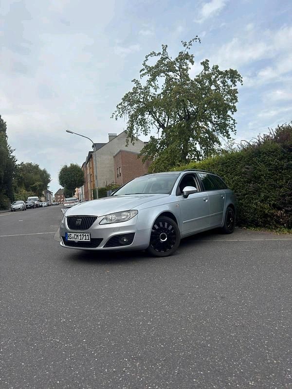Silber Gebraucht 2010 Seat Exeo Kombi | 2.999 € (Superpreis) - Bild 1/4