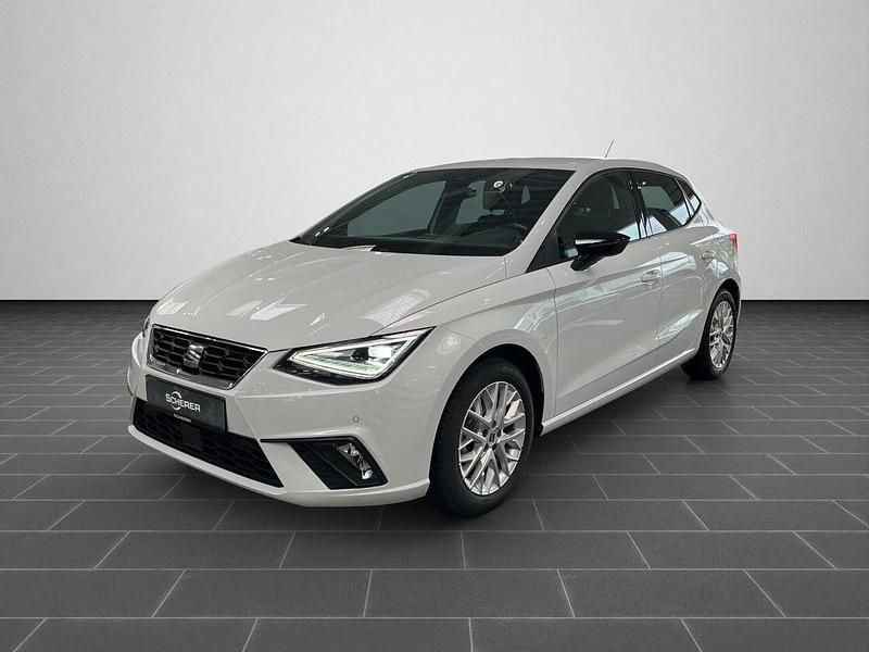 Nevada weiß (metallic) Gebraucht 2024 Seat Ibiza FR Limousine | 18.990 € (Fairer Preis) - Bild 1/4