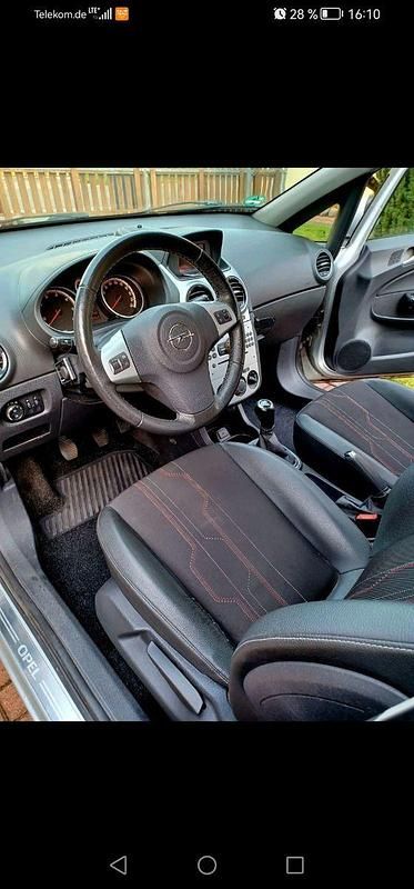 Gebraucht Opel Corsa Edition 95 PS (69 kW) 2012 Silber Kleinwagen