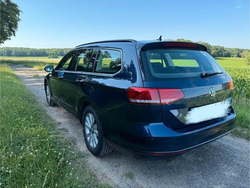 Gebraucht VW Passat 150 PS (110 kW) 2015 Blau Kombi