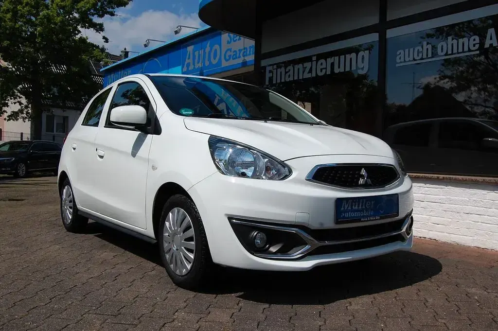 Gebraucht Mitsubishi Space Star Basis 71 PS (52 kW) 2018 Weiß Kleinwagen