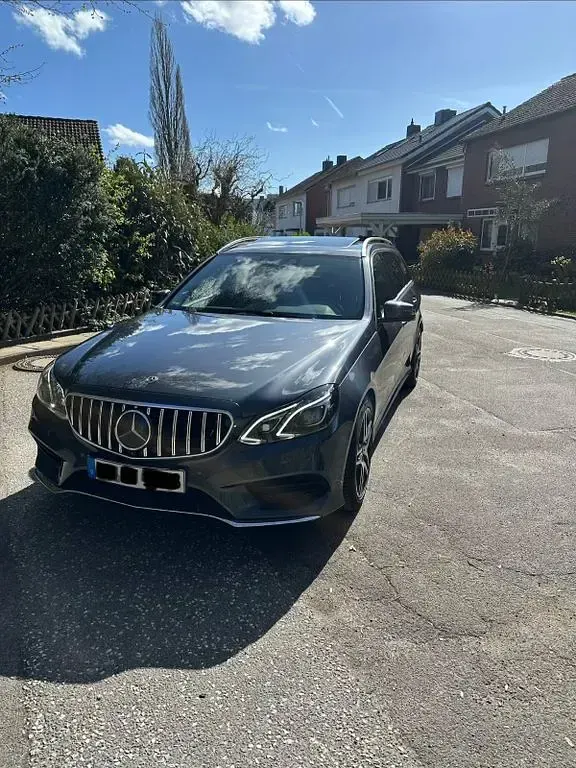 Gebraucht Mercedes E400 Avantgarde 333 PS (244 kW) 2014 Grau Limousine