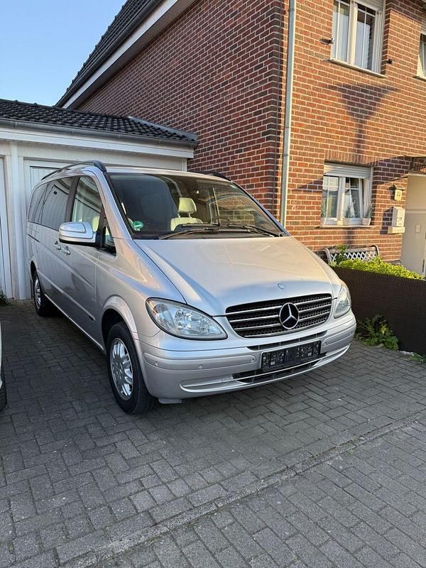 Silber Gebraucht 2010 Mercedes Viano Edition Van / Kleinbus | 12.300 € (Guter Preis) - Bild 1/4