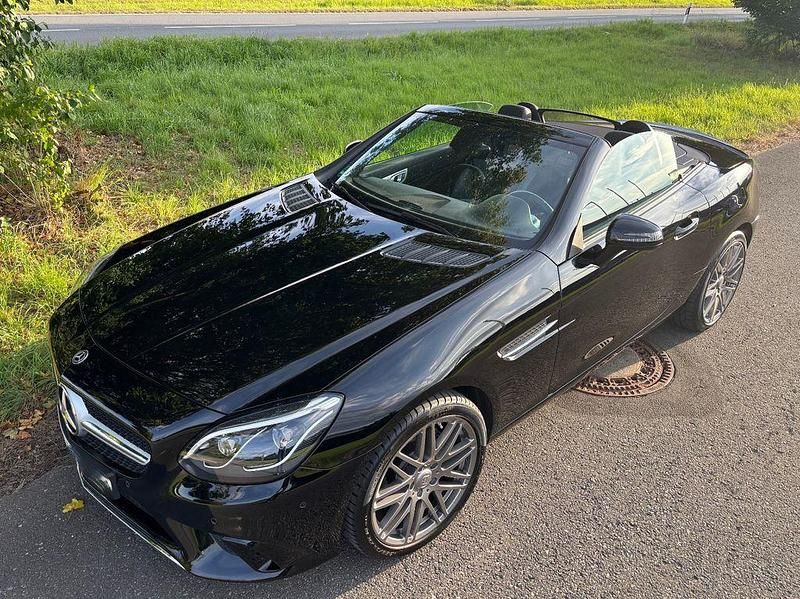 Schwarz Gebraucht 2018 Mercedes SLC180 Edition Cabrio | 26.900 € (Etwas zu teuer) - Bild 1/4