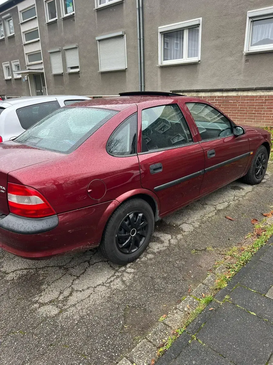 Gebraucht Opel Vectra 115 PS (84 kW) 1997 Rot Limousine