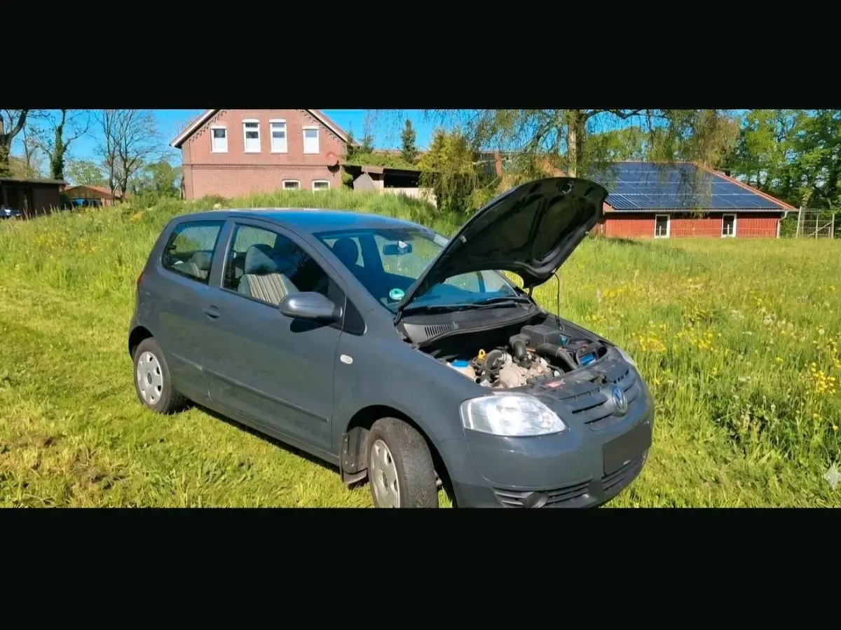 Gebraucht VW Fox 55 PS (40 kW) 2005 Grau Kleinwagen