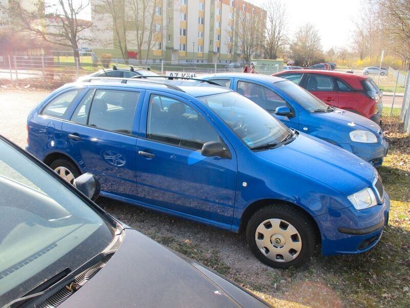 Blau Gebraucht 2007 Skoda Fabia Cool Edition Kleinwagen | 3.900 € - Bild 1/4