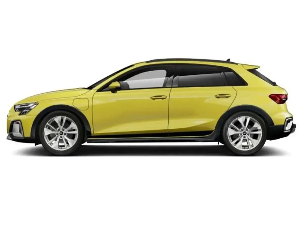 Gebraucht Audi A3 204 PS (150 kW) 2025 Pythongelb metallic Kombi