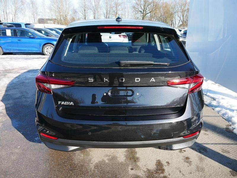 Neu Skoda Fabia Selection 116 PS (85 kW) 2026 Blackmagic perleffekt Limousine