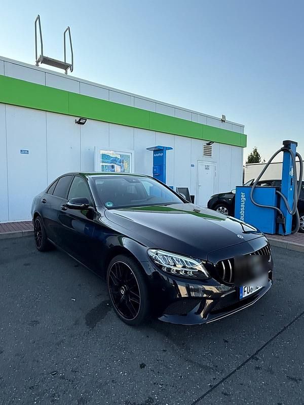 Schwarz Gebraucht 2019 Mercedes C220 Avantgarde Limousine | 22.200 € (Superpreis) - Bild 1/4