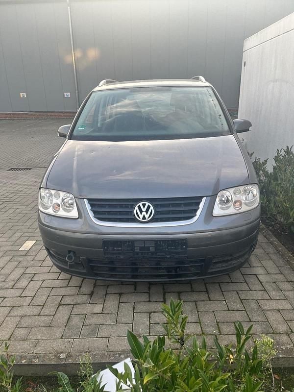 Grau Gebraucht 2005 VW Touran Van / Kleinbus | 1.000 € (Guter Preis) - Bild 1/1