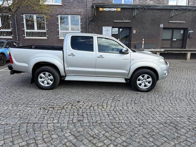 Gebraucht Toyota HiLux Executive 171 PS (125 kW) 2009 Silber Pickup