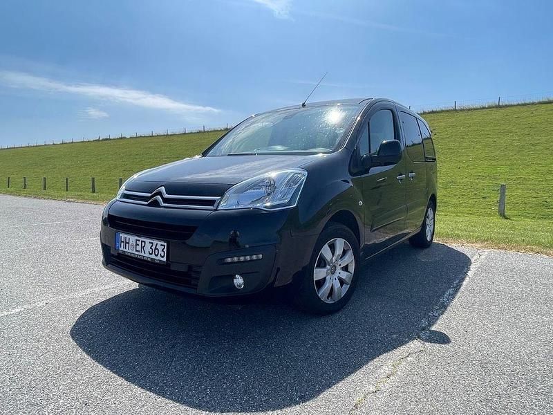 Schwarz Gebraucht 2017 Citroën Berlingo SELECTION Van / Kleinbus | 8.600 € (Fairer Preis) - Bild 1/4