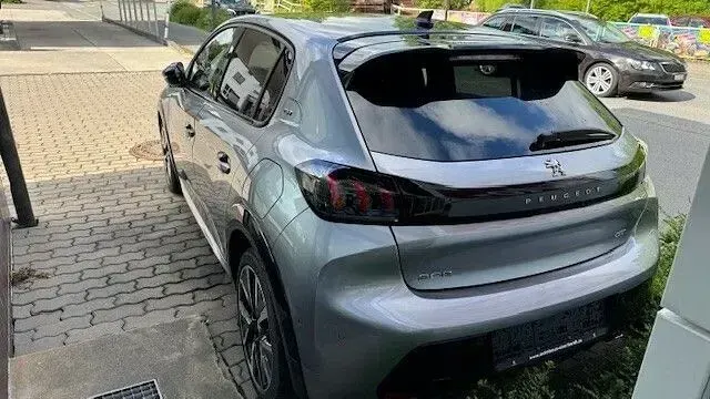 Gebraucht Peugeot 208 GT 101 PS (74 kW) 2021 Artense silber metallic Kleinwagen