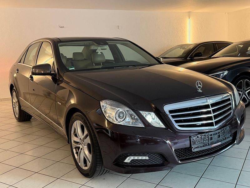 Gebraucht Mercedes E250 204 PS (150 kW) 2009 Braun Limousine