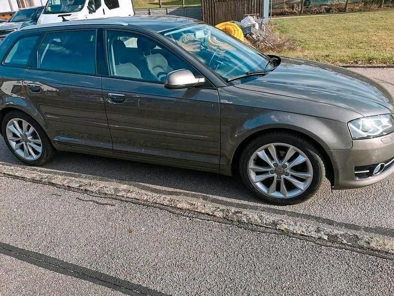 Gebraucht Audi A3 140 PS (102 kW) 2011 Grau Kleinwagen