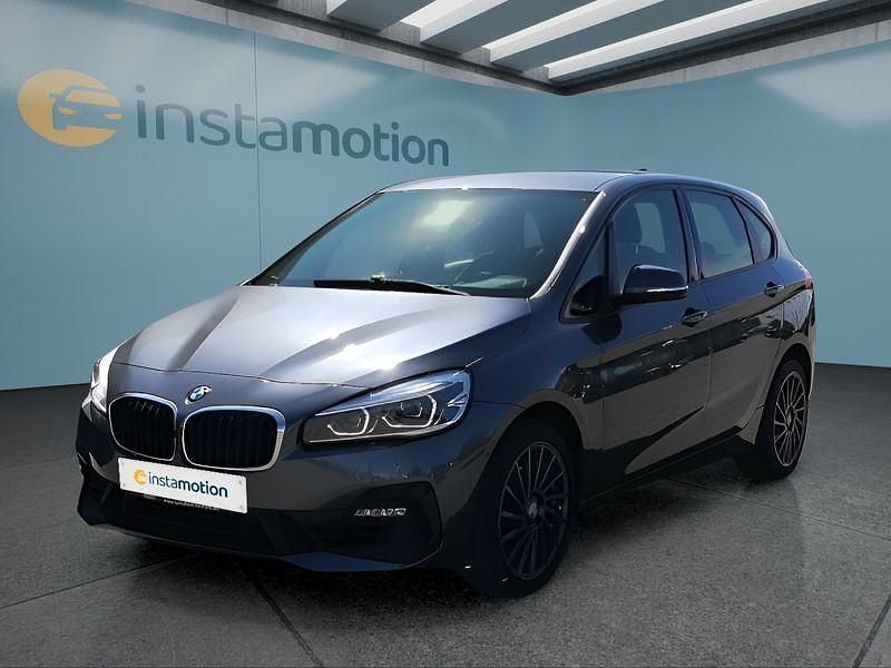 Grau Gebraucht 2019 BMW 220 Active Tourer Van / Kleinbus | 18.299 € (Fairer Preis) - Bild 1/4