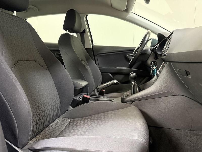 Second-hand Seat Leon Style 110 CP (80 kW) 2016 Gri SUV