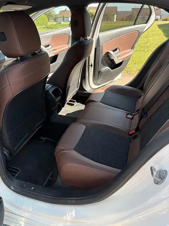 Gebraucht Mercedes A220 190 PS (139 kW) 2019 Weiß Limousine