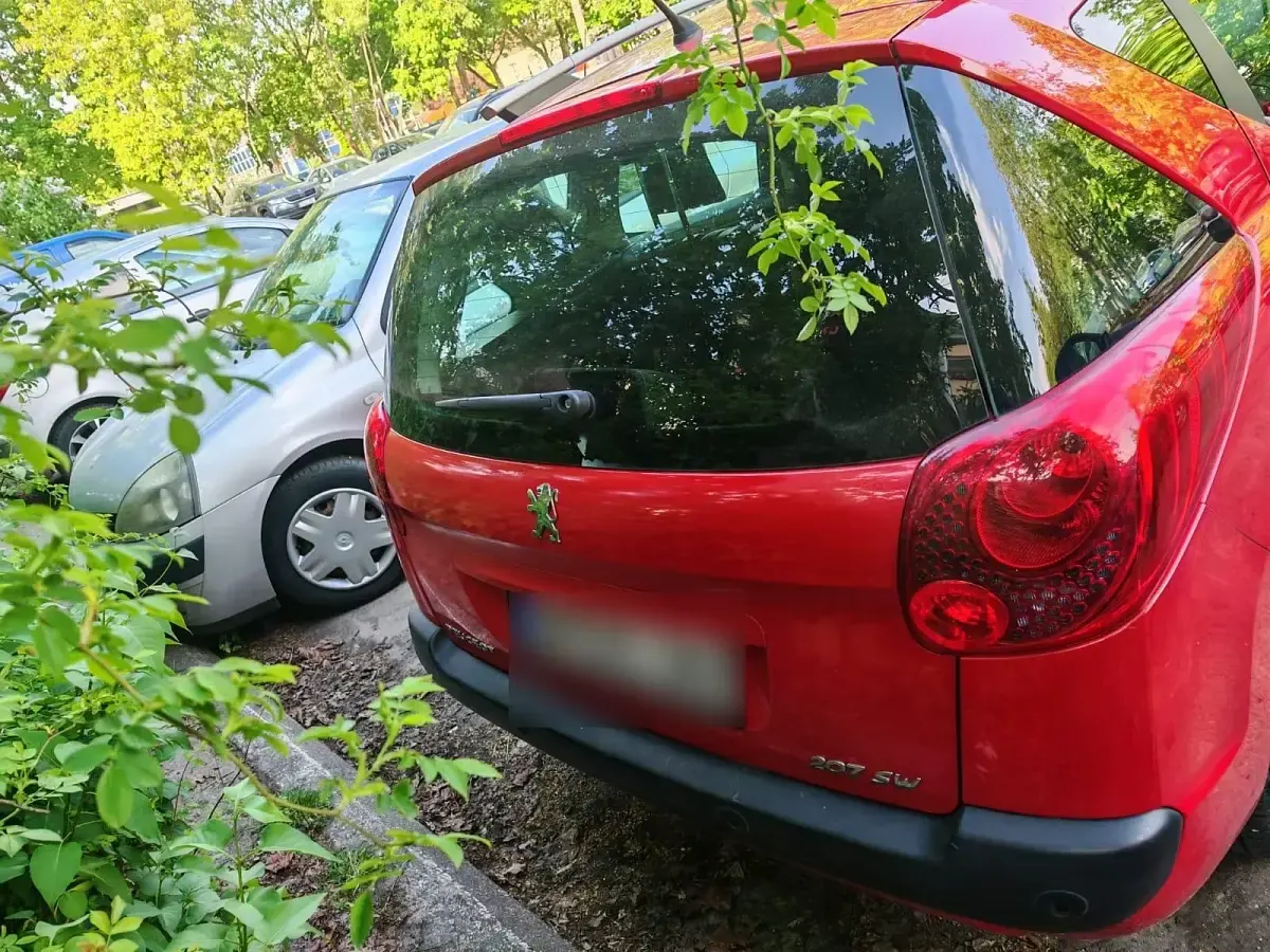 Gebraucht Peugeot 207 Premium 120 PS (88 kW) 2012 Rot Kombi