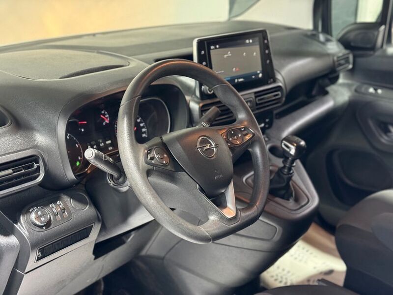 Gebraucht Opel Combo Edition 131 PS (96 kW) 2019 Weiß Van / Kleinbus