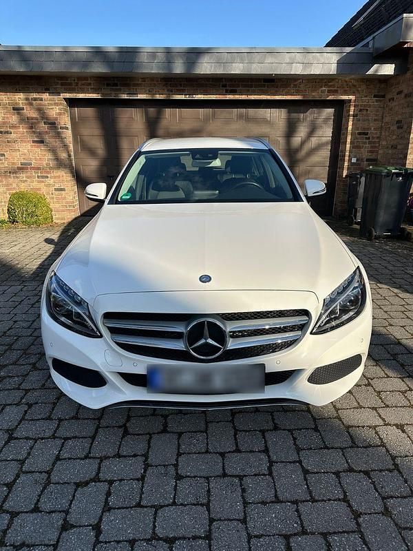 Gebraucht Mercedes C180 156 PS (114 kW) 2016 Weiß Kombi