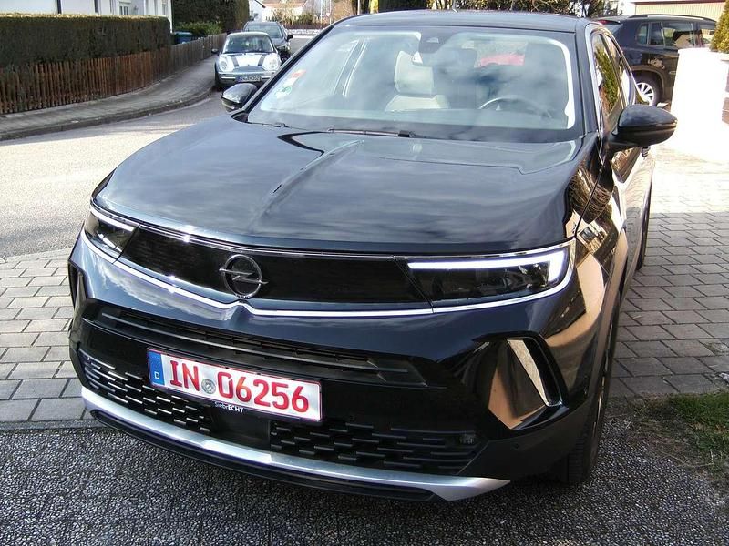 Gebraucht Opel Mokka Elegance 131 PS (96 kW) 2021 Diamant schwarz/karbon schwarz SUV