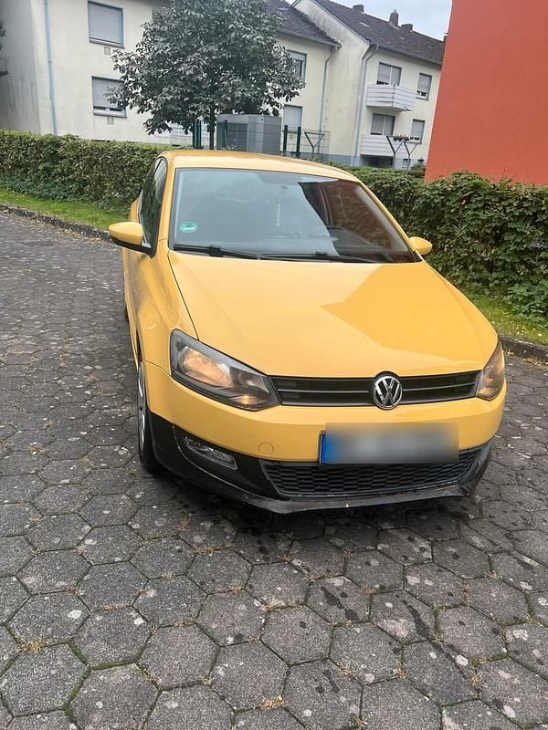 Gelb Gebraucht 2011 VW Polo Kleinwagen | 2.990 € (Guter Preis) - Bild 1/4