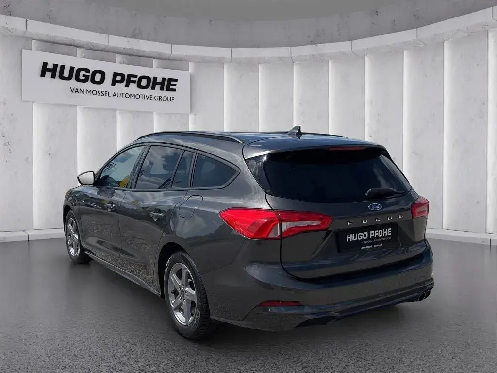 Gebraucht Ford Focus ST-Line 120 PS (88 kW) 2022 Grau Limousine