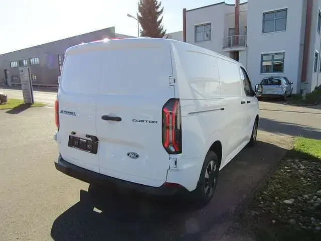Gebraucht Ford Transit Trend 100 kW (136 PS) 2025 Frostweiß Van