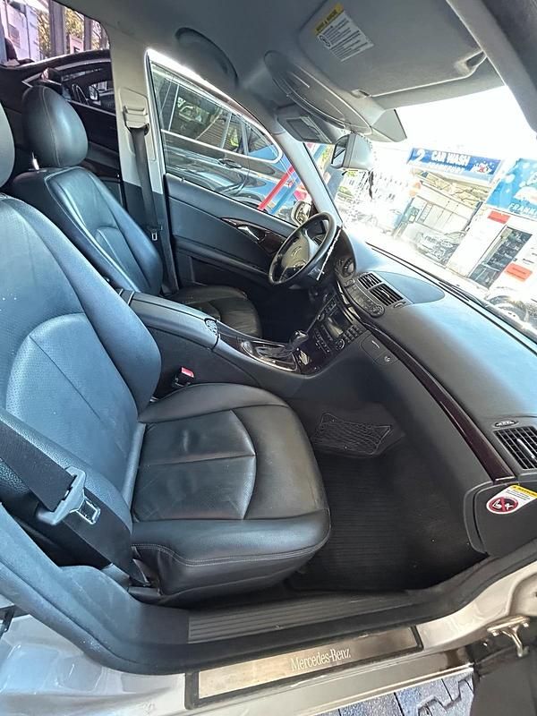 Gebraucht Mercedes E220 150 PS (110 kW) 2005 Silber Kombi