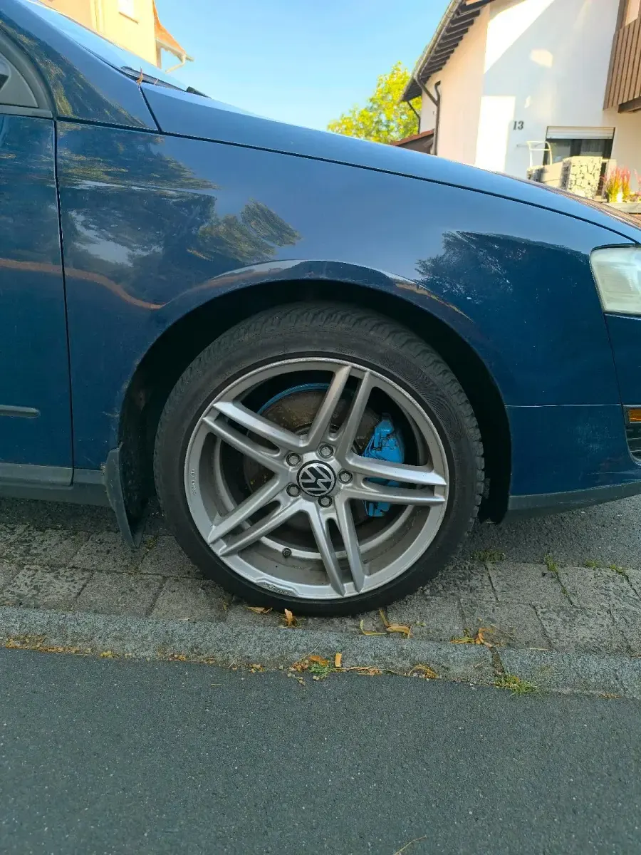 Gebraucht VW Passat 140 PS (102 kW) 2005 Blau Kombi