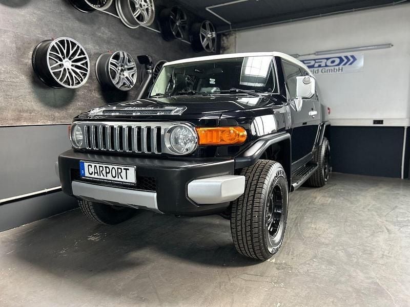 Schwarz Gebraucht 2008 Toyota FJ SUV | 24.990 € - Bild 1/4