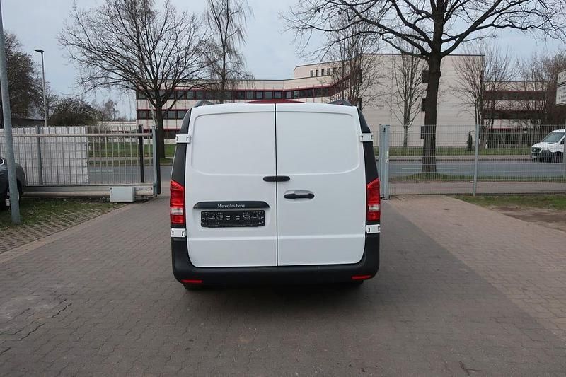 Gebraucht Mercedes Vito 163 PS (119 kW) 2018 Weiß Van