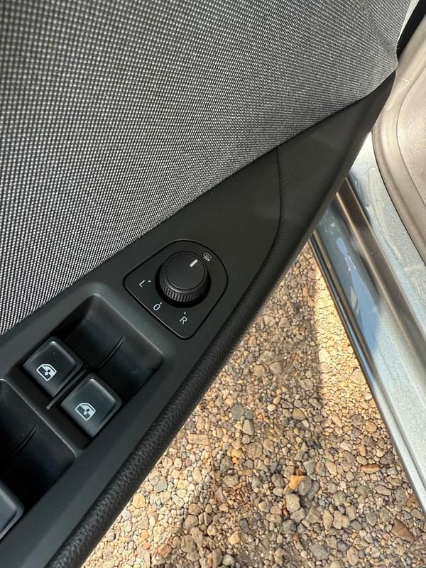 Grau Gebraucht 2018 Seat Leon Kombi | 10.500 € (Fairer Preis) - Bild 1/4