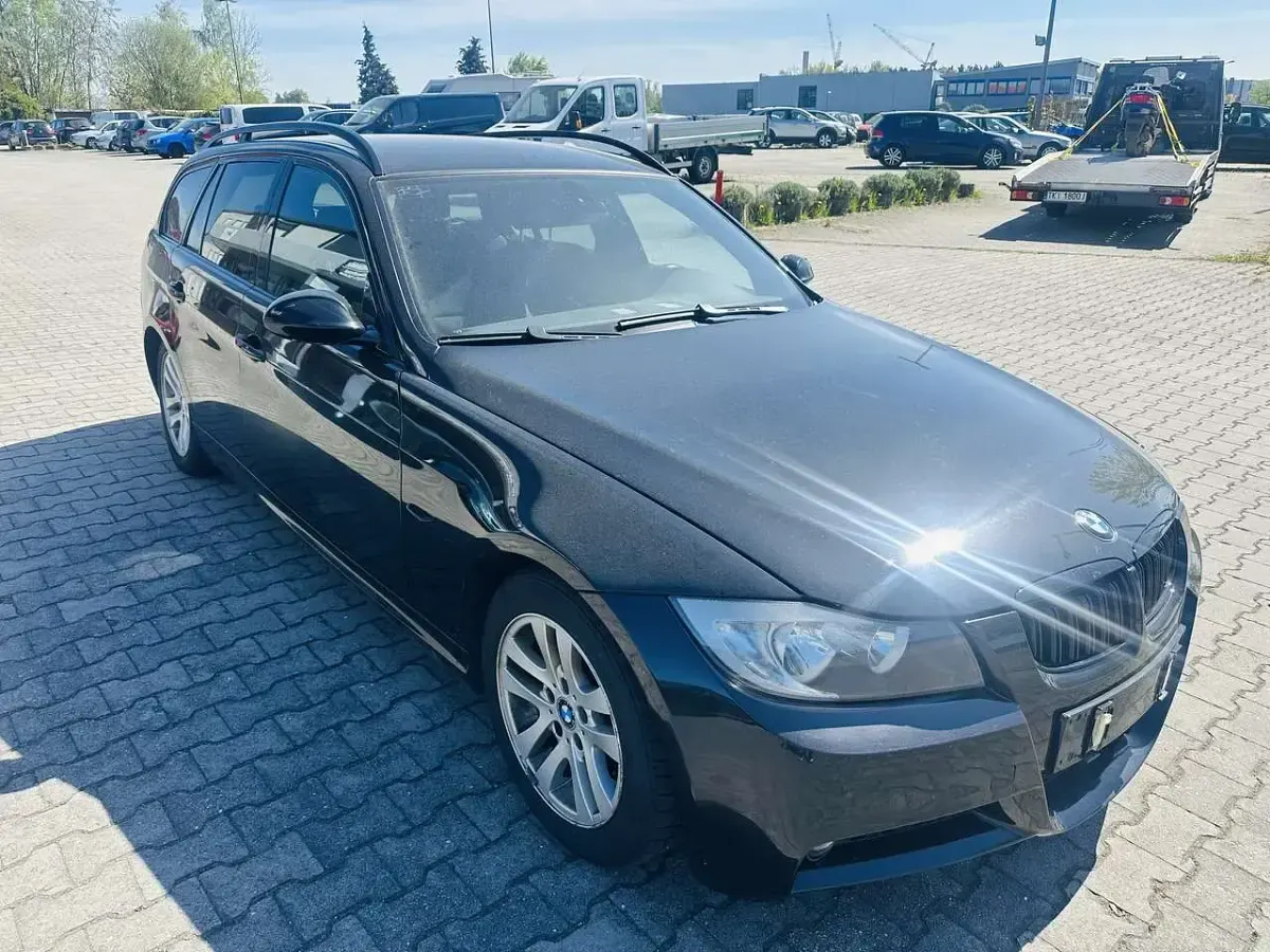 Gebraucht BMW 320 150 PS (110 kW) 2007 Schwarz Kombi