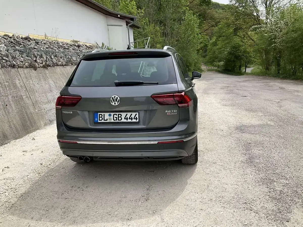 Gebraucht VW Tiguan Highline 180 PS (132 kW) 2017 Grau SUV