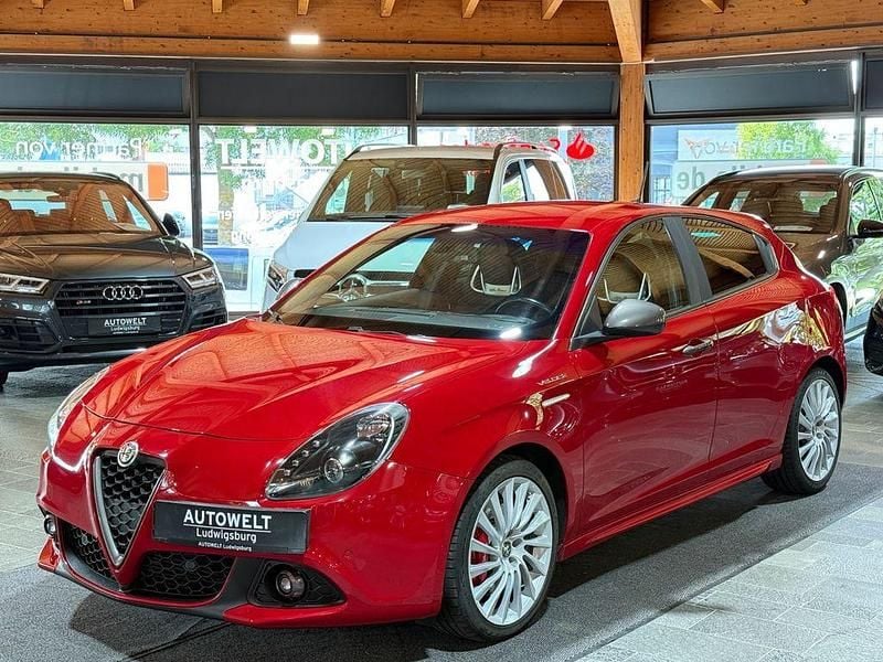 Rot Gebraucht 2018 Alfa Romeo Giulietta Veloce Limousine | 15.369 € (Guter Preis) - Bild 1/4