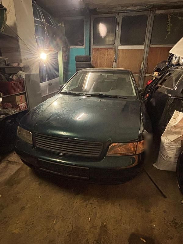 Usata Audi A4 101 CV (74 kW) 1995 Verde Berlina