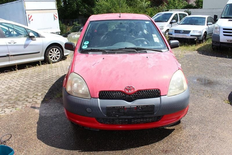 Rot Gebraucht 2000 Toyota Yaris Kleinwagen | 790 € (Guter Preis) - Bild 1/4