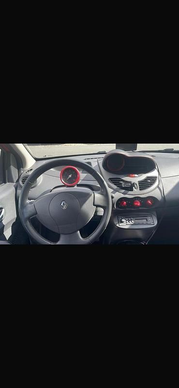 Gebraucht Renault Twingo 84 PS (61 kW) 2010 Rot Kleinwagen