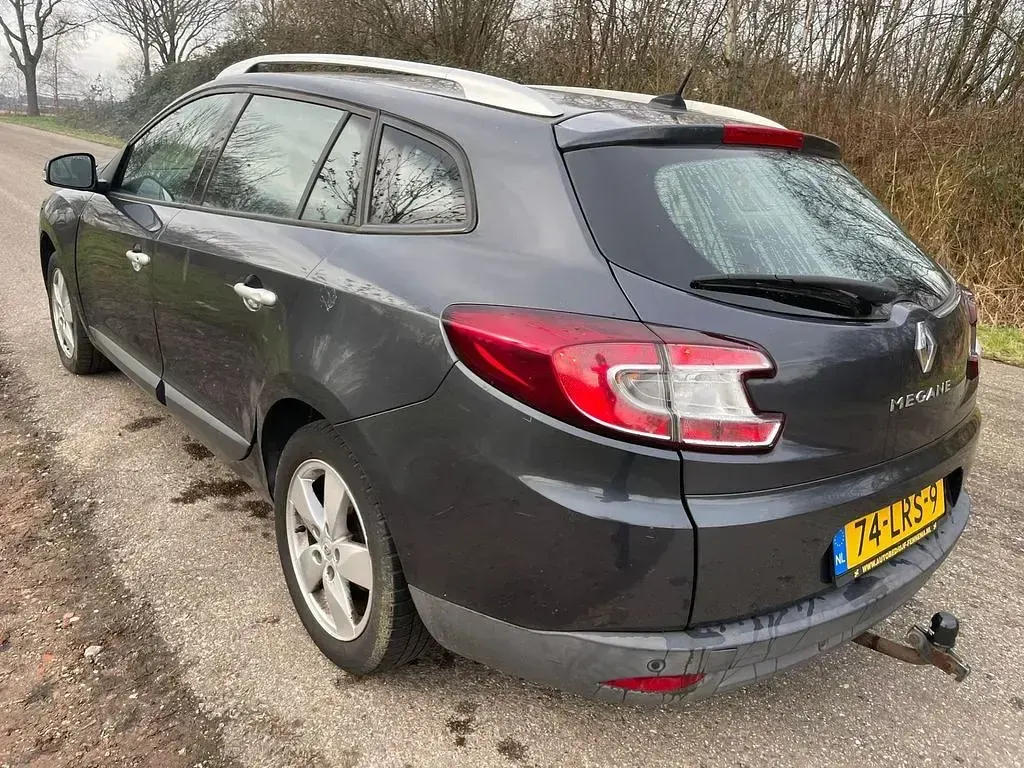 Gebraucht Renault Mégane Dynamique 90 PS (66 kW) 2010 Grau Kombi
