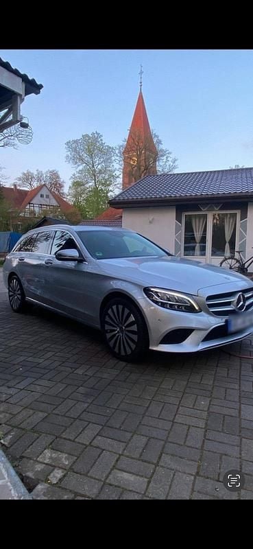 Gebraucht Mercedes C220 194 PS (142 kW) 2019 Silber Kombi