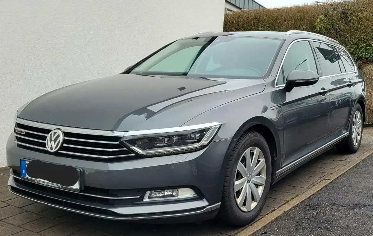 Second-hand VW Passat Highline 190 CP (139 kW) 2015 Gri Break